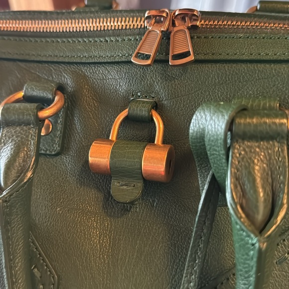 YVES SAINT LAURENT
Green Leather Muse Bowler Bag - Picture 2 of 12